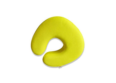 昇進旅行サイズの黄色い小さい記憶泡の枕首サポート