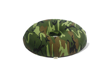 痔のための現代 Camo の記憶泡ドーナツ穴のシート・クッション
