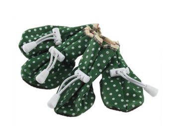 4PCS は 5.5CM ペット服装犬/猫のスリップ防止防水柔らかい靴を置きました